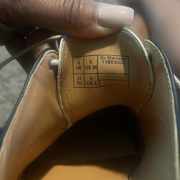 Dr. Martens 3989 Brogue Casual Shoe - Picture 6 of 6